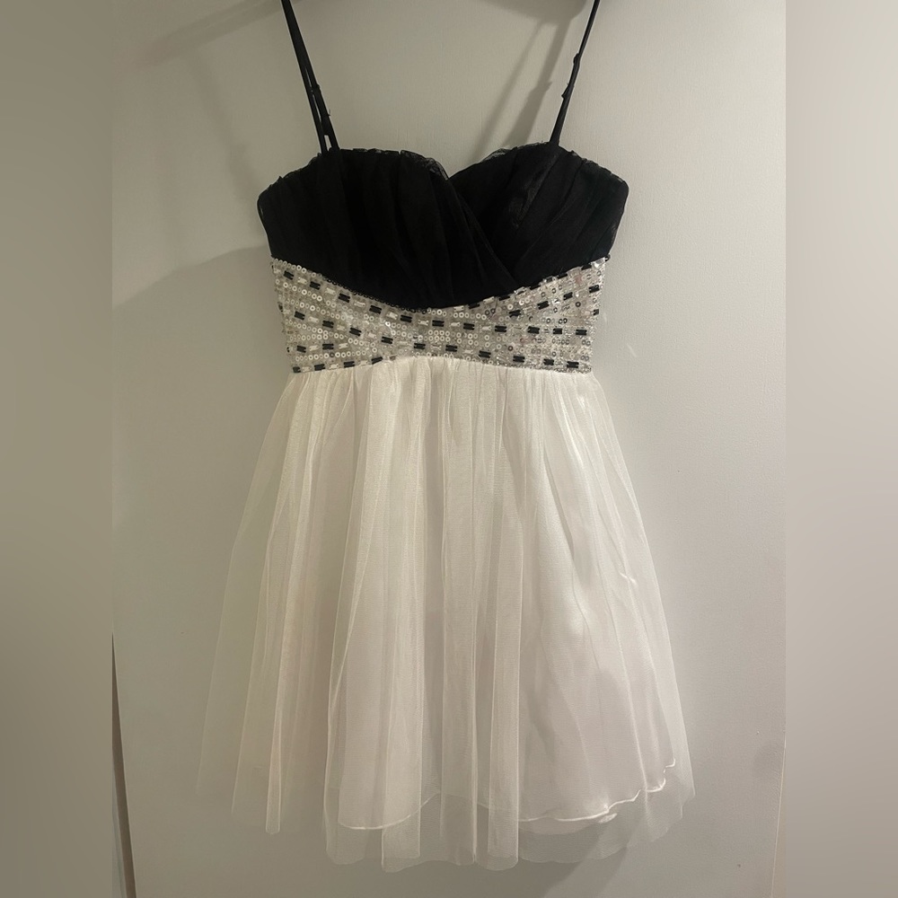 cute party dress !